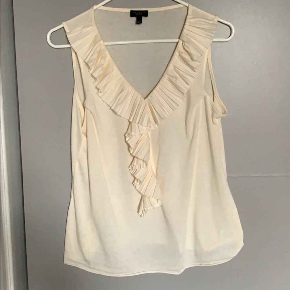 Talbots tank size large.